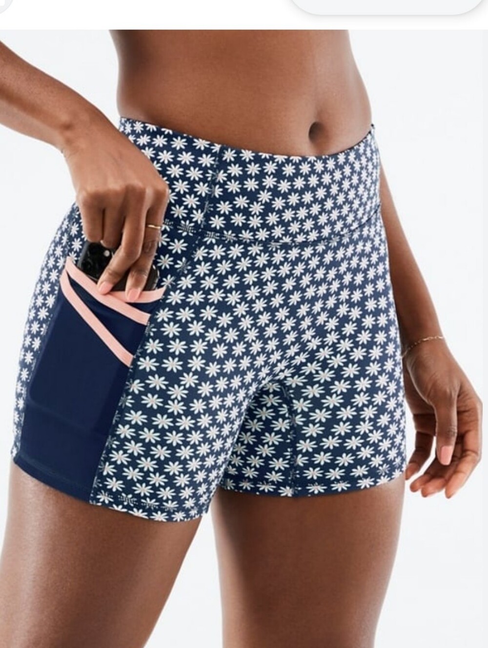 FABLETICS Trinity Motion 365 Women’s Navy Daisy Print Active Shorts. Sz Small.